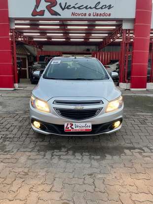 CHEVROLET-ONIX-2016