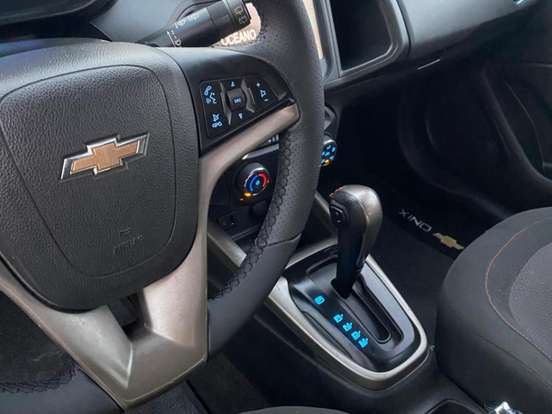 CHEVROLET-ONIX-1.4 MPFI LT 8V FLEX 4P AUTOMÁTICO CHEVROLET-ONIX-2016