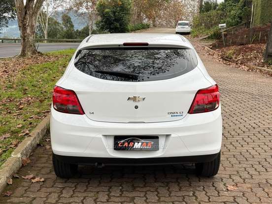 CHEVROLET-ONIX-1.4 MPFI LT 8V FLEX 4P MANUAL CHEVROLET-ONIX-2015