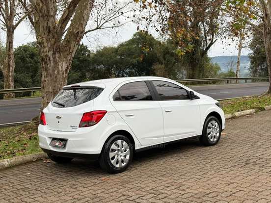 CHEVROLET-ONIX-2015