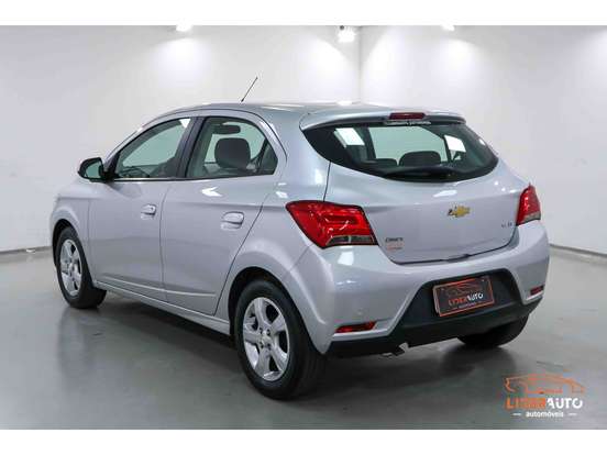 CHEVROLET-ONIX-2018