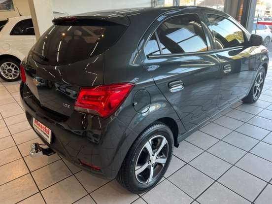 CHEVROLET-ONIX-2018