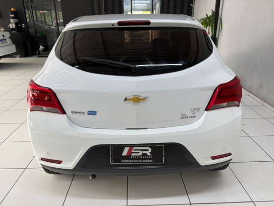 CHEVROLET-ONIX-1.4 MPFI LTZ 8V FLEX 4P AUTOMÁTICO CHEVROLET-ONIX-2018