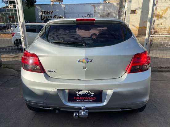 CHEVROLET-ONIX-2012