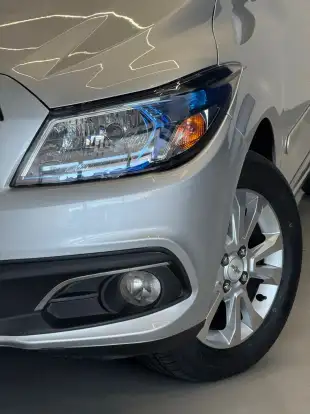 CHEVROLET-PRISMA-2015
