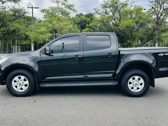 CHEVROLET-S10-2.8 LT 4X4 CD 16V TURBO DIESEL 4P AUTOMÁTICO CHEVROLET-S10-2013