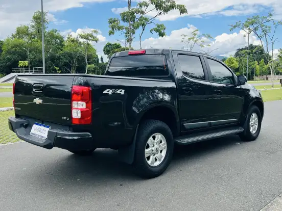 CHEVROLET-S10-2.8 LT 4X4 CD 16V TURBO DIESEL 4P AUTOMÁTICO CHEVROLET-S10-2013