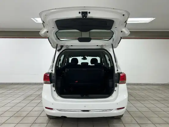 CHEVROLET-SPIN-1.8 PREMIER 8V FLEX 4P AUTOMÁTICO CHEVROLET-SPIN-2023