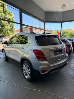 CHEVROLET-TRACKER-2019