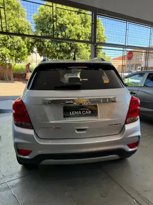 CHEVROLET-TRACKER-2019