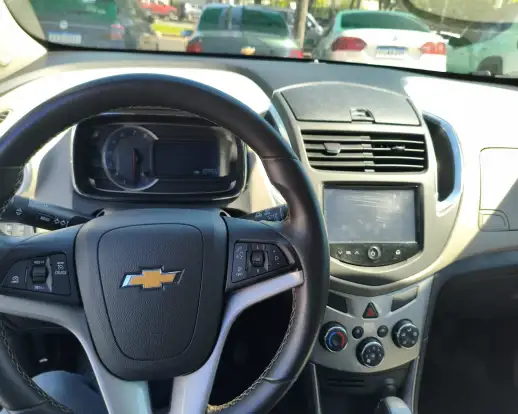 CHEVROLET-TRACKER-2016