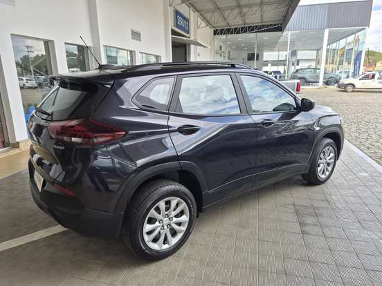 CHEVROLET-TRACKER-2023