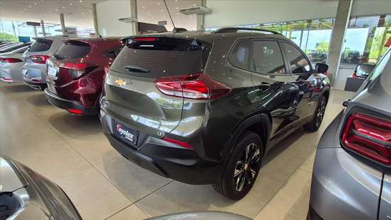 CHEVROLET-TRACKER-2023