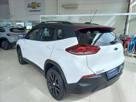 CHEVROLET-TRACKER-2023