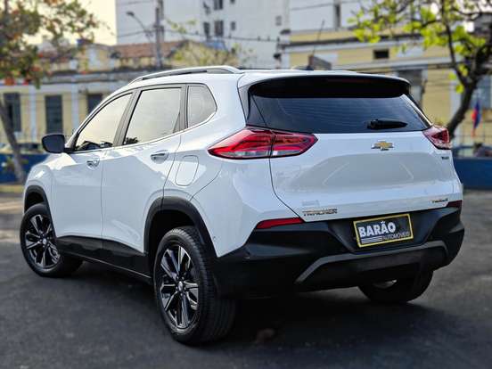 CHEVROLET-TRACKER-2023