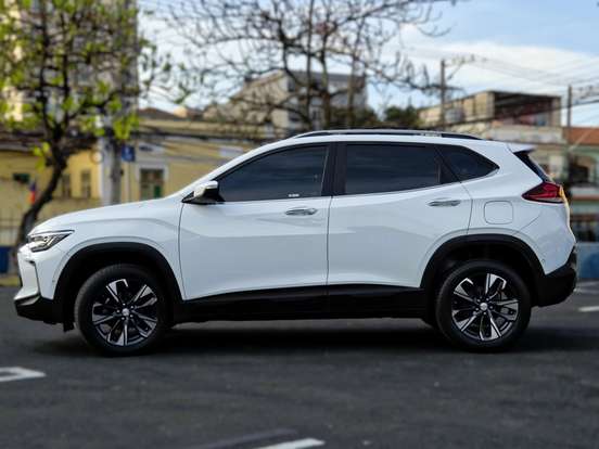 CHEVROLET-TRACKER-2023