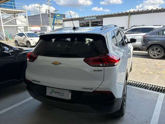 CHEVROLET-TRACKER-2023