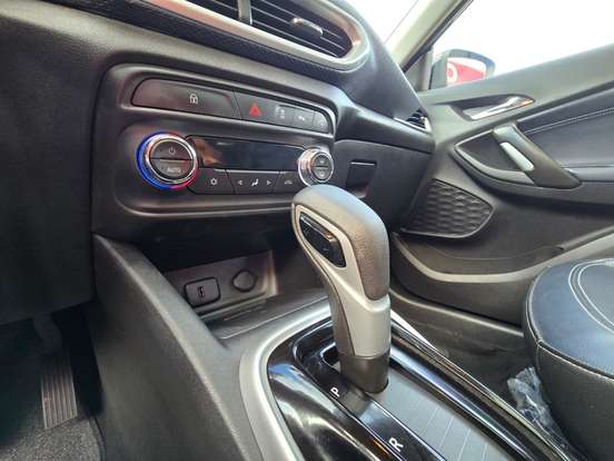 CHEVROLET-TRACKER-2023