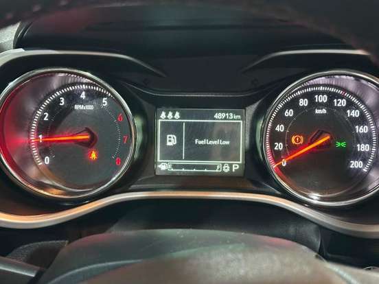 CHEVROLET-TRACKER-2023