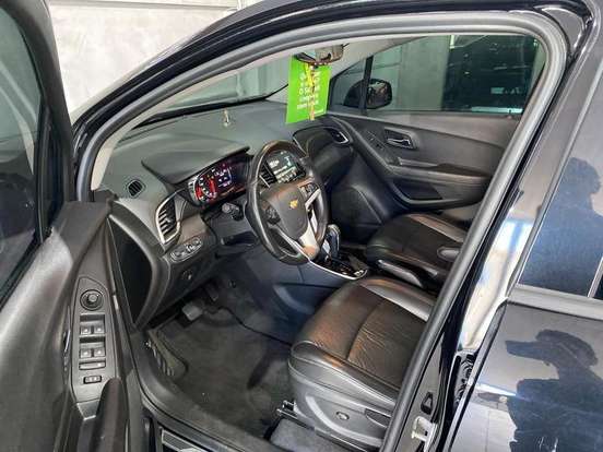 CHEVROLET-TRACKER-2019