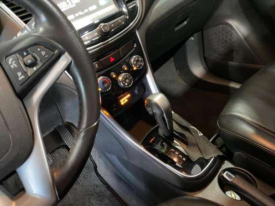 CHEVROLET-TRACKER-2019