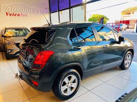CHEVROLET-TRACKER-2018