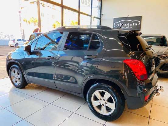 CHEVROLET-TRACKER-2018