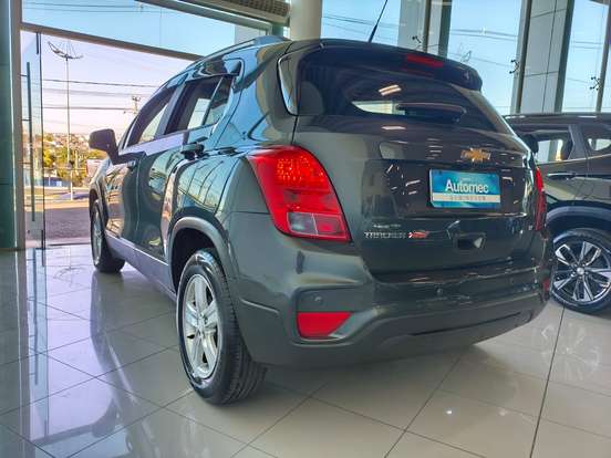 CHEVROLET-TRACKER-2018
