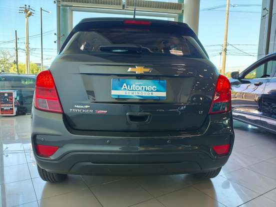 CHEVROLET-TRACKER-2018