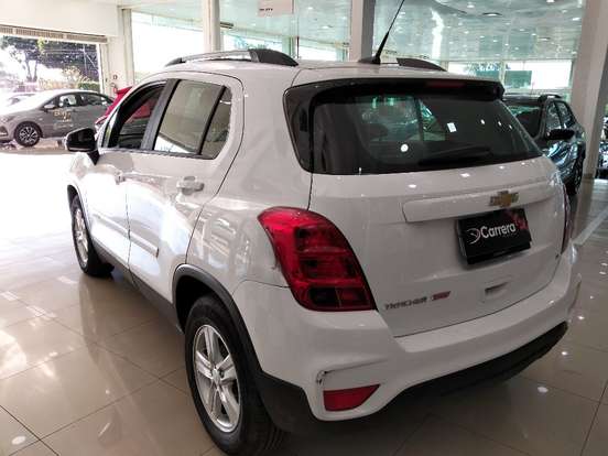 CHEVROLET-TRACKER-2019