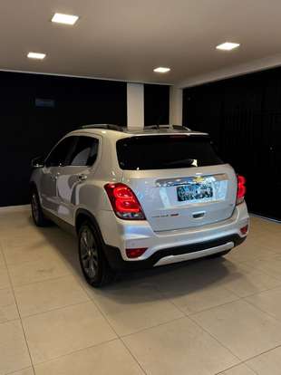 CHEVROLET-TRACKER-2017