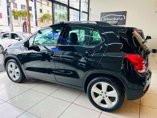 CHEVROLET-TRACKER-2018