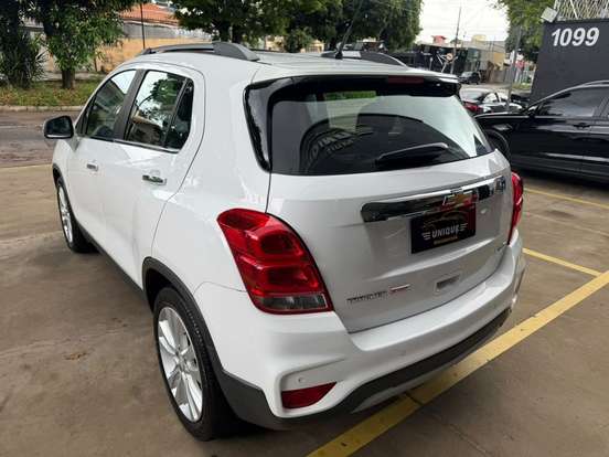 CHEVROLET-TRACKER-2018