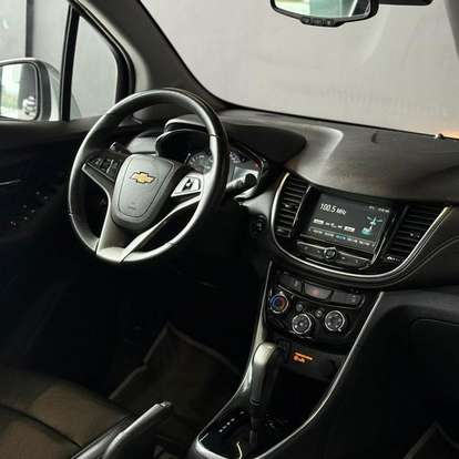 CHEVROLET-TRACKER-2017