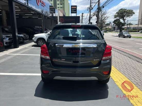 CHEVROLET-TRACKER-2017