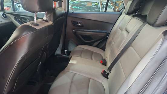 CHEVROLET-TRACKER-2015
