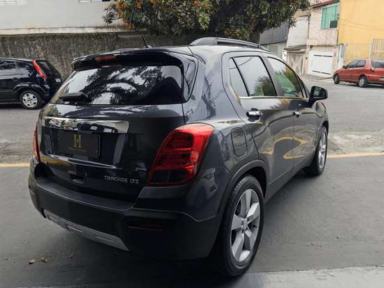 CHEVROLET-TRACKER-2013