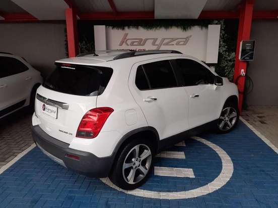 CHEVROLET-TRACKER-2015