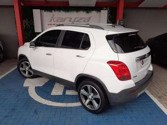 CHEVROLET-TRACKER-2015