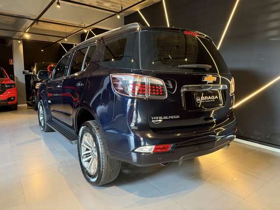 CHEVROLET-TRAILBLAZER-2024