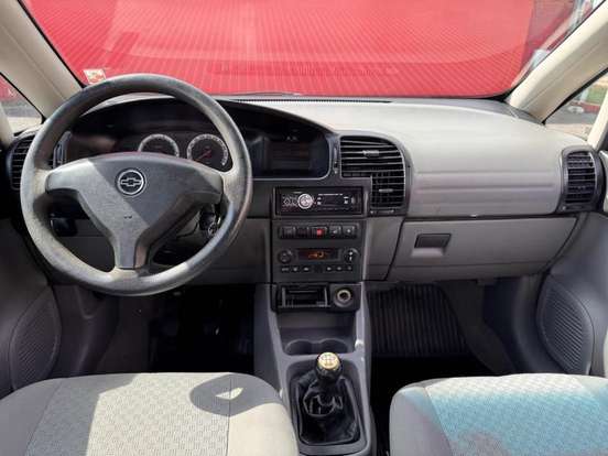 CHEVROLET-ZAFIRA-2012
