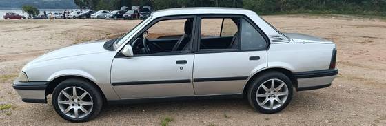 CHEVROLET MONZA 2.0 EFI GL 8V GASOLINA 4P MANUAL