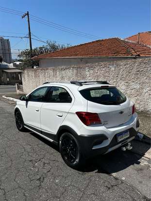 CHEVROLET-ONIX-2018