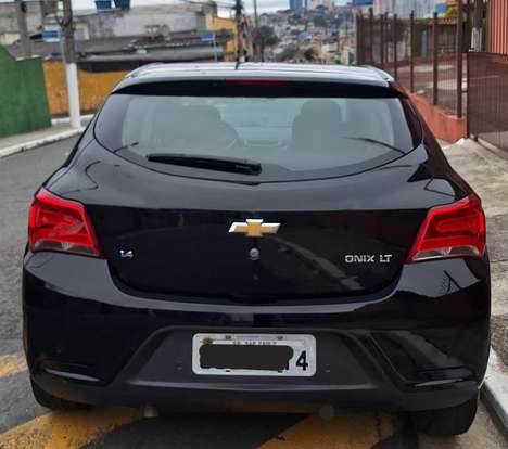 CHEVROLET-ONIX-2016