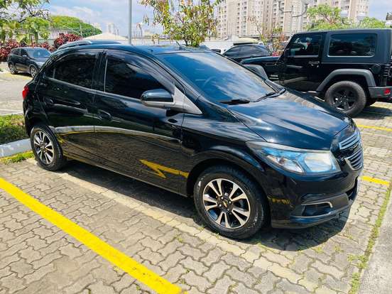 CHEVROLET-ONIX-2015