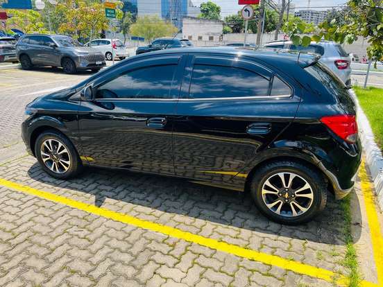 CHEVROLET-ONIX-2015