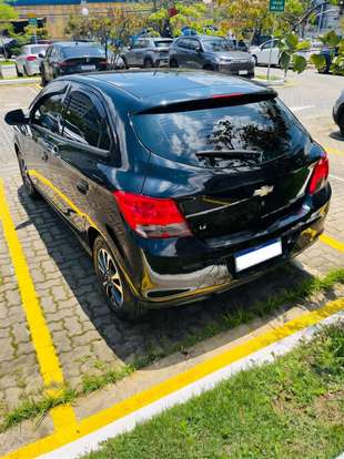CHEVROLET-ONIX-2015