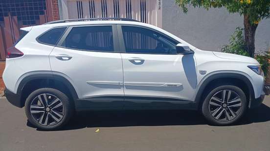CHEVROLET-TRACKER-2023
