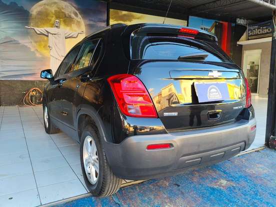 CHEVROLET-TRACKER-2016