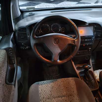 CHEVROLET-ZAFIRA-2010